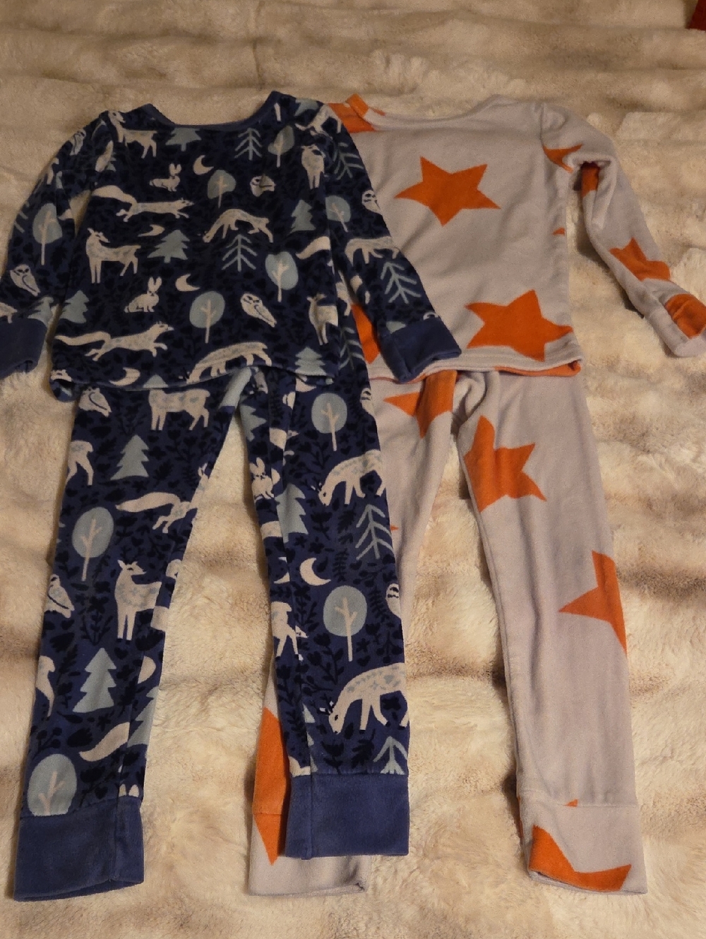 Cat & Jack Navy Fox Print and Light Gray Orange Star Fleece Pajama Set